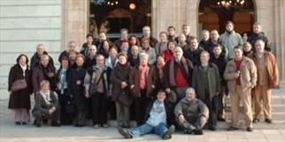 El grupo delante de la Diputacion de Tarragona
