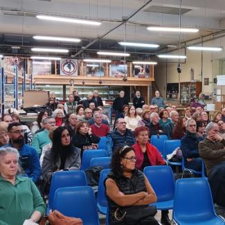 Imagen de una asamblea en la sede de la asociación