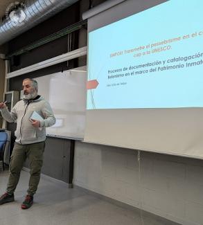 Aitor Ortiz durante su ponencia en el IV Congreso Catalán de Antropología