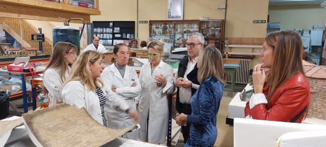 La Alcaldesa de Pamplona visita el local de la asociación, nov 2023