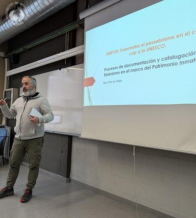 Aitor Ortiz durante su ponencia en el IV Congreso Catalán de Antropología