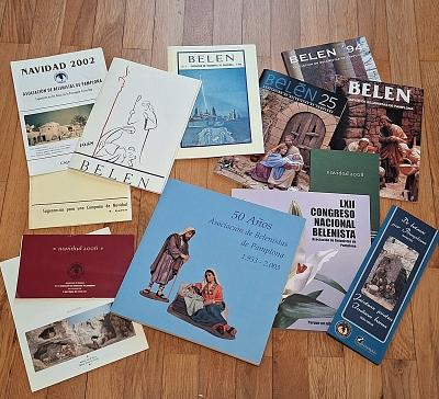 Algunas de las publicaciones de la Asociación de Belenistas de Pamplona a lo largo de la historia
