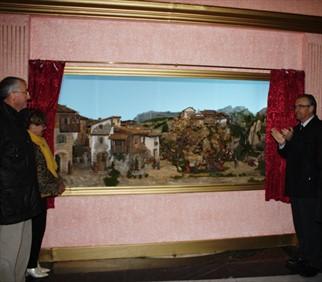 El Alcalde de Pamplona inaugurando el belén.