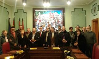 Asistentes a la recepción en el Salón de Plenos