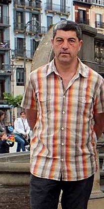 Fernando Hualde en la plaza del castillo de Pamplona