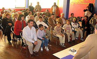 Los asistentes durante la reunión
